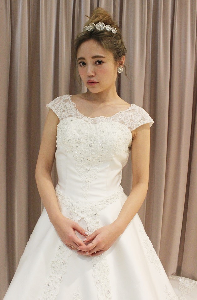 花嫁スタイルの参考にしたい♡【ドレスと髪型の組み合わせ】はどうやったら可愛くなるの？にて紹介している画像