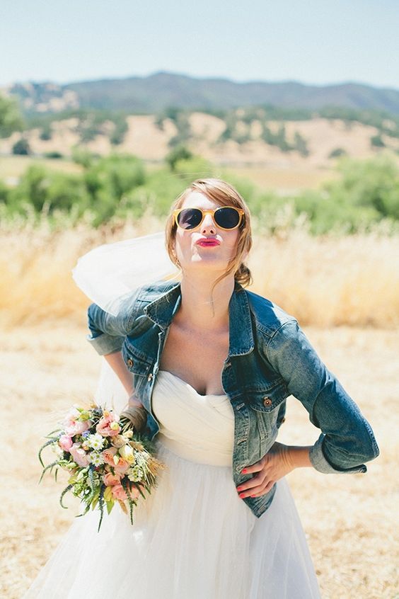 Asian Fairy Vivian Hsu Sets an Example: How to Add a Touch of Denim to Your Wedding for a Chic Look!にて紹介している画像