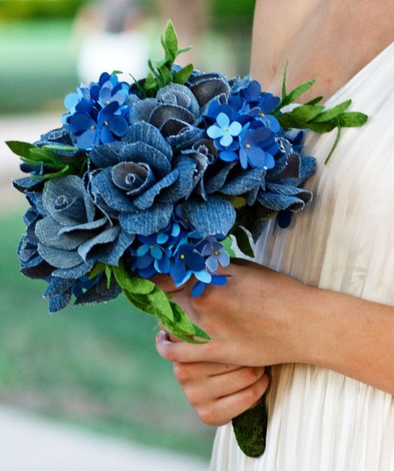Asian Fairy Vivian Hsu Sets an Example: How to Add a Touch of Denim to Your Wedding for a Chic Look!にて紹介している画像