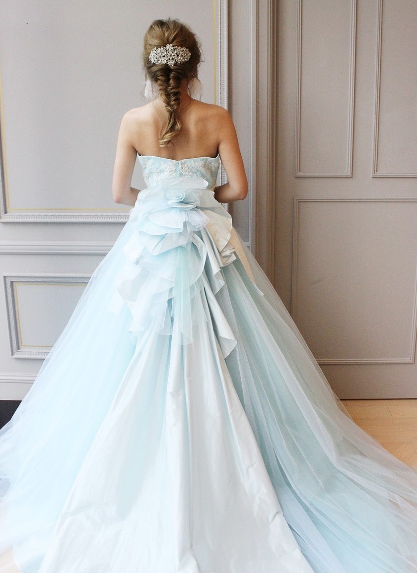 花嫁スタイルの参考にしたい♡【ドレスと髪型の組み合わせ】はどうやったら可愛くなるの？にて紹介している画像