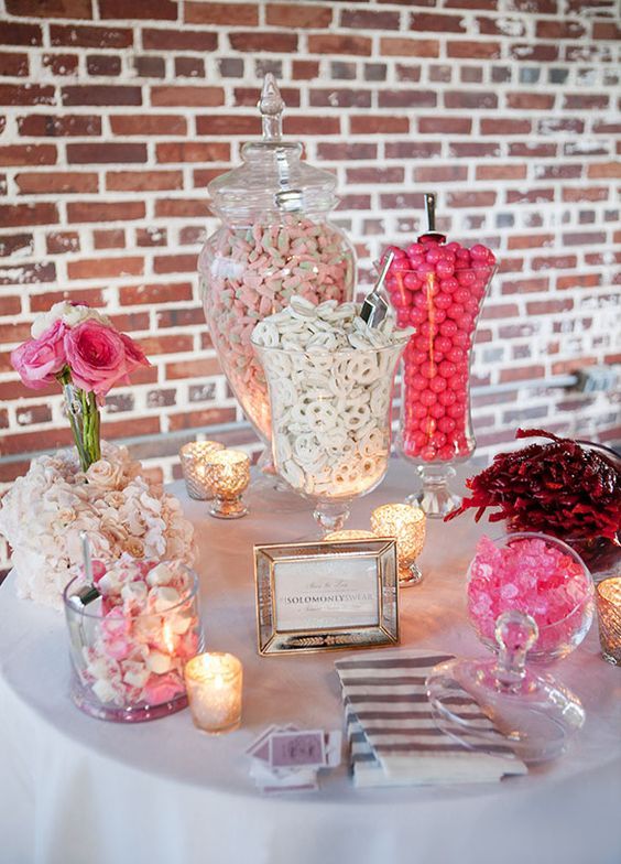 9 Inspired Candy Buffets to Imitate from Real Brides Found on Instagram♡にて紹介している画像