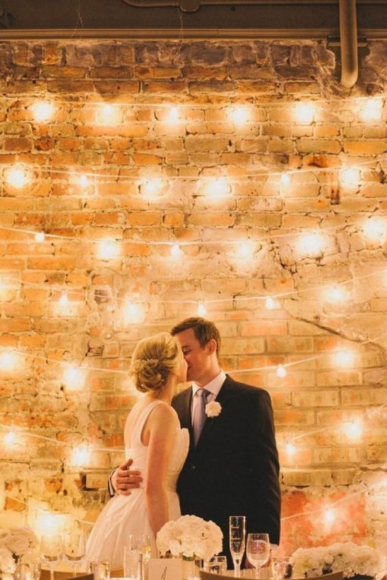 DIY Ideas for Arranging Fairy Lights Using Only Affordable and Everyday Items ♩にて紹介している画像