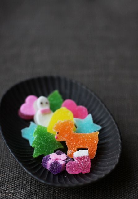 Perfect Gifts of Traditional and Cute Japanese Sweets for the Bride in Kimono ♡にて紹介している画像