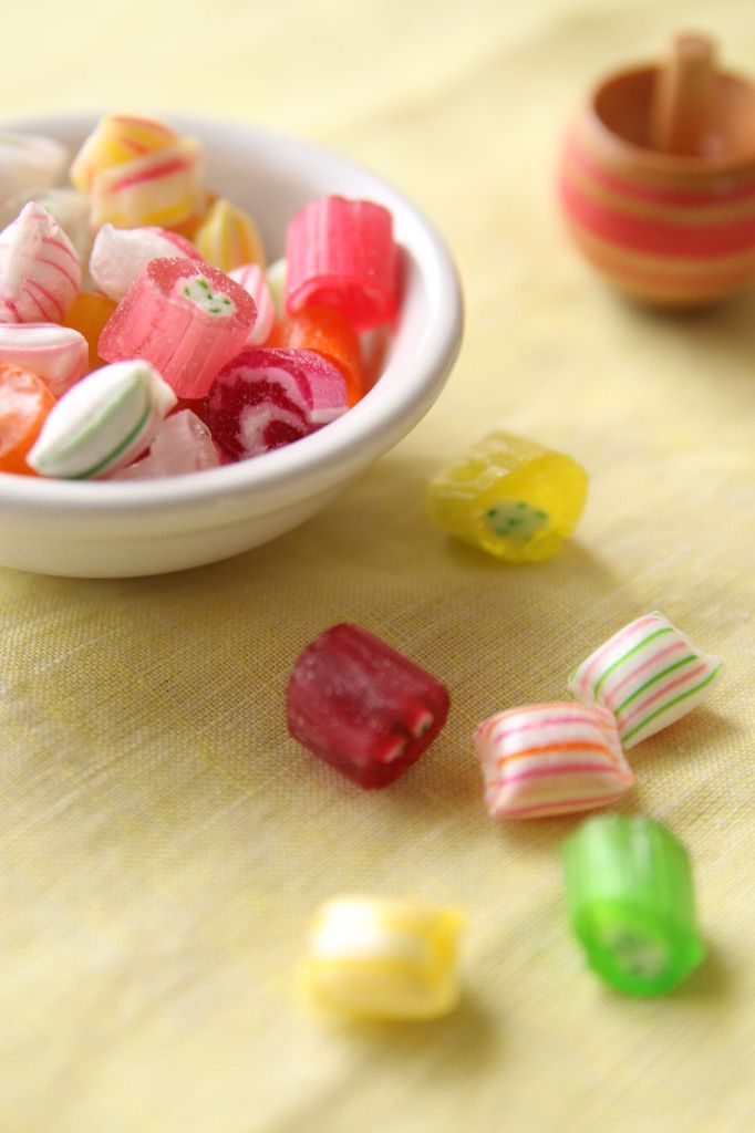 Perfect Gifts of Traditional and Cute Japanese Sweets for the Bride in Kimono ♡にて紹介している画像