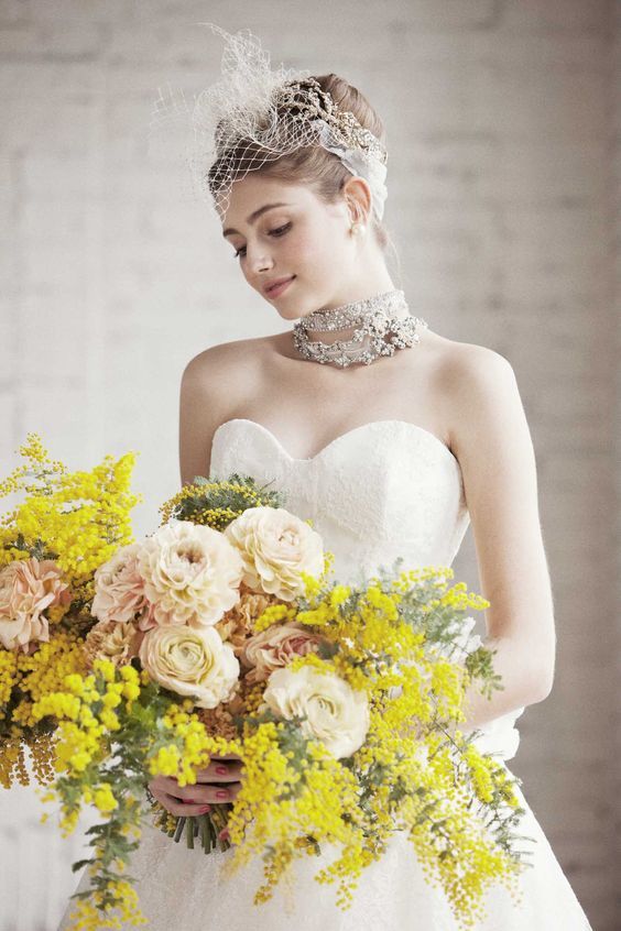 Fluffy Yellow and Adorably Cute Spring Flower: A Wonderful Mimosa Bouquet Catalog ♡にて紹介している画像