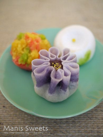 Perfect Gifts of Traditional and Cute Japanese Sweets for the Bride in Kimono ♡にて紹介している画像