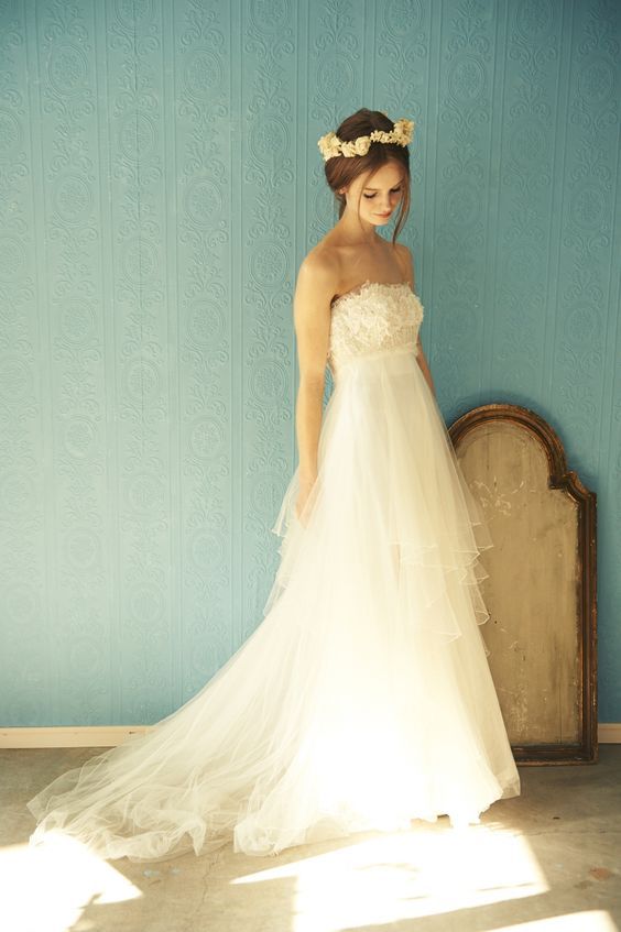 Trending Now! A Collection of Recommended Long-Shaped Bouquets for Fashionable Brides-to-Be ♡にて紹介している画像