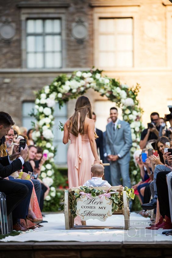 家族で行う2回目の結婚式＊夫婦の絆をもっと深める「バウリニューアル」って知ってる？♡にて紹介している画像