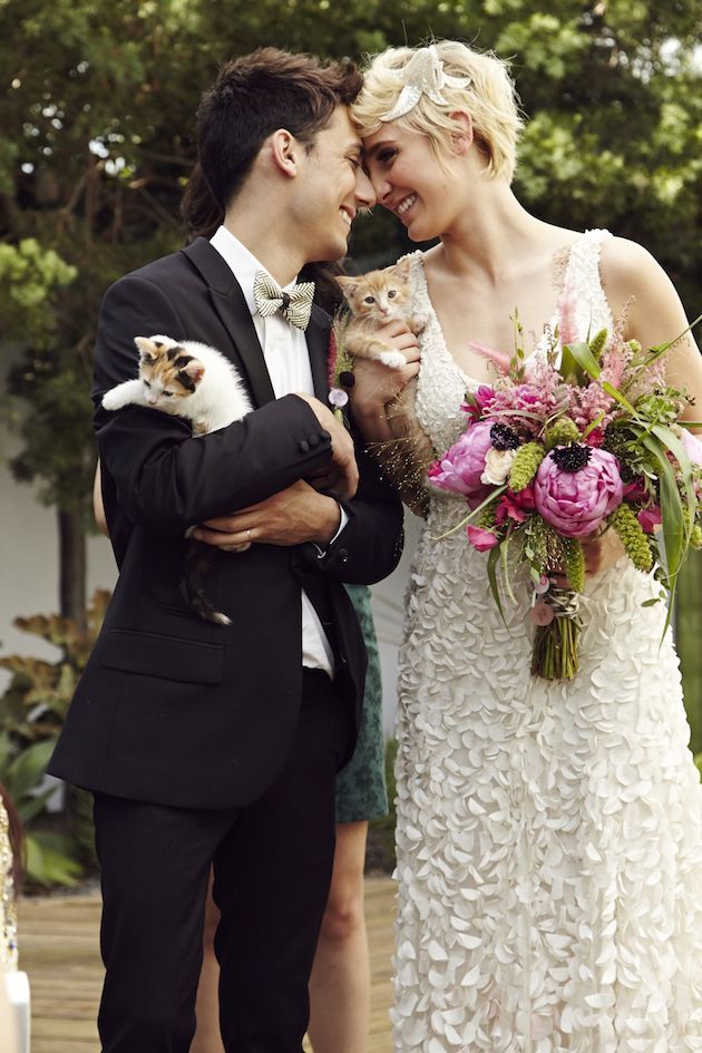 Adorable Expressions: A Cat's Wedding Photo ♡にて紹介している画像