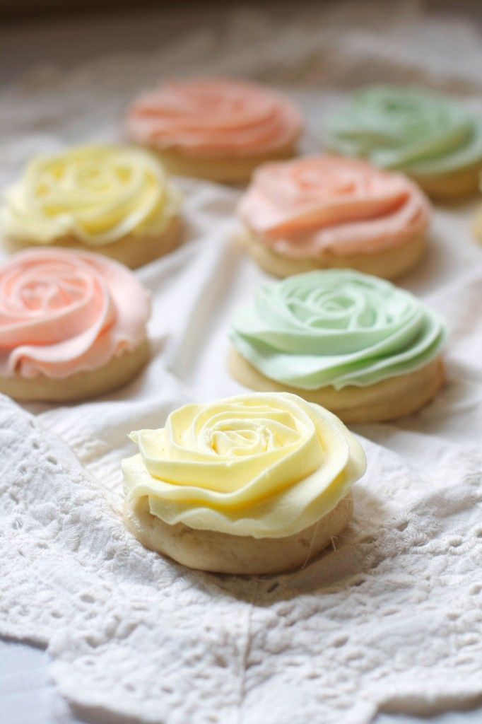 Edible Roses: Romantic Sweets with a ROSE Motif ♡にて紹介している画像