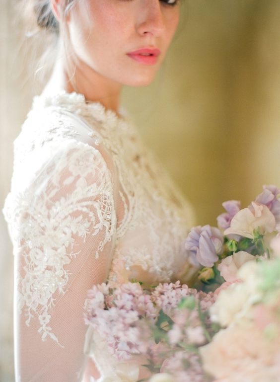 Exploring the Charms of Wedding Dresses: Let's Study the 6 Types of Sleeves! ♡にて紹介している画像