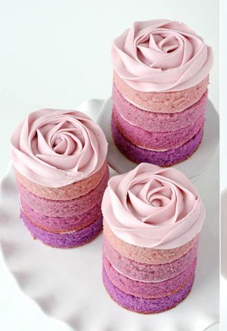 Edible Roses: Romantic Sweets with a ROSE Motif ♡にて紹介している画像