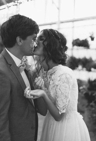 "7 Ideal Wedding Dresses You’ll Want to Use as Inspiration for a Custom Made Design!"にて紹介している画像