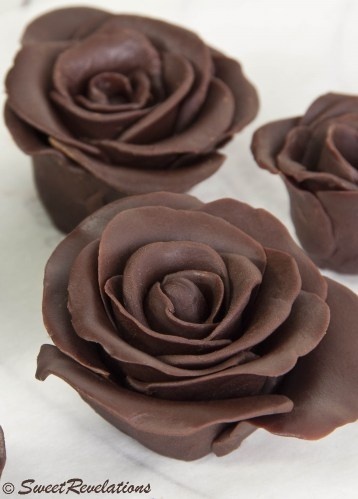 Edible Roses: Romantic Sweets with a ROSE Motif ♡にて紹介している画像