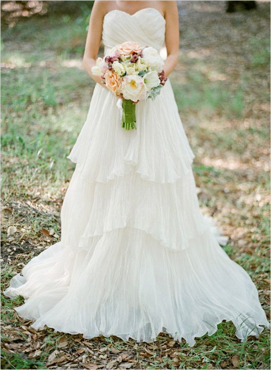 "Princess Line and A-Line: Do You Know? Let's Learn About the 4 Popular Styles of Wedding Dresses!"にて紹介している画像