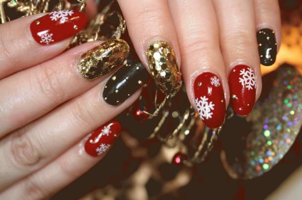 "Limited Time Only: Christmas Nail Collection Perfect for Weddings♡"にて紹介している画像