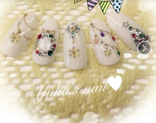 "Limited Time Only: Christmas Nail Collection Perfect for Weddings♡"にて紹介している画像