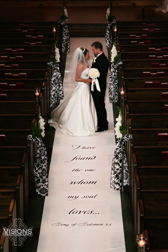 Must-Add Poses for Your Pre-Wedding Photo Guide! Stunning Wedding Shots on the Virgin Road♡にて紹介している画像