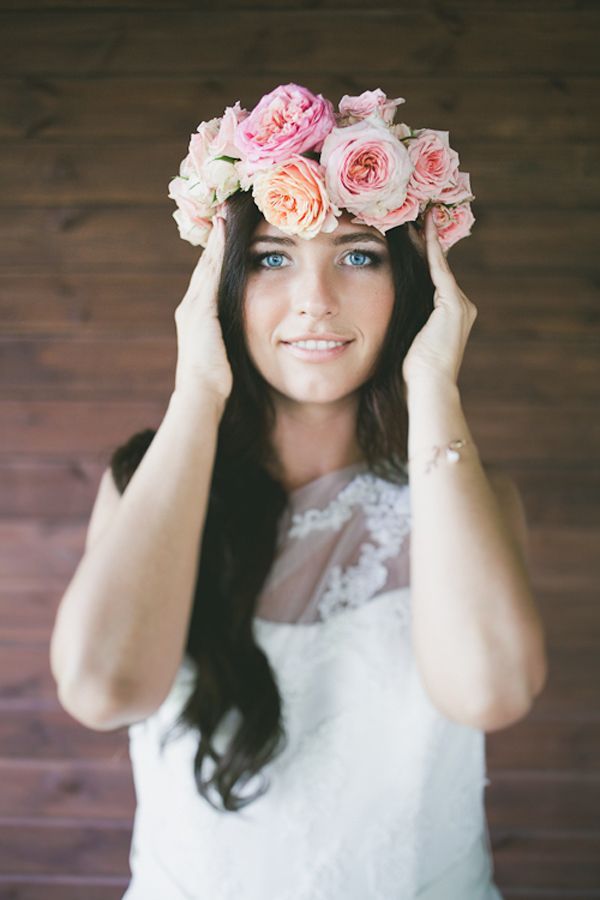 Natural Cute: A Charming Bride Adorned with the Dreamy Flower Crown ♡にて紹介している画像
