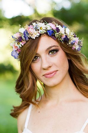 Natural Cute: A Charming Bride Adorned with the Dreamy Flower Crown ♡にて紹介している画像