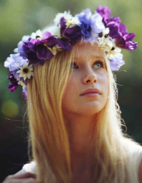 Natural Cute: A Charming Bride Adorned with the Dreamy Flower Crown ♡にて紹介している画像