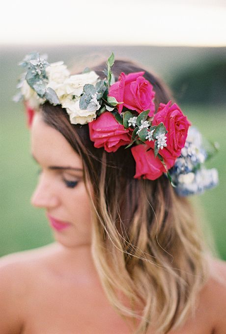 Natural Cute: A Charming Bride Adorned with the Dreamy Flower Crown ♡にて紹介している画像