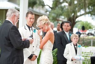 Surely Watching Over Us from Heaven: Wedding Ideas to Honor a Loved One Who Passed Away Before the Big Day ♥にて紹介している画像