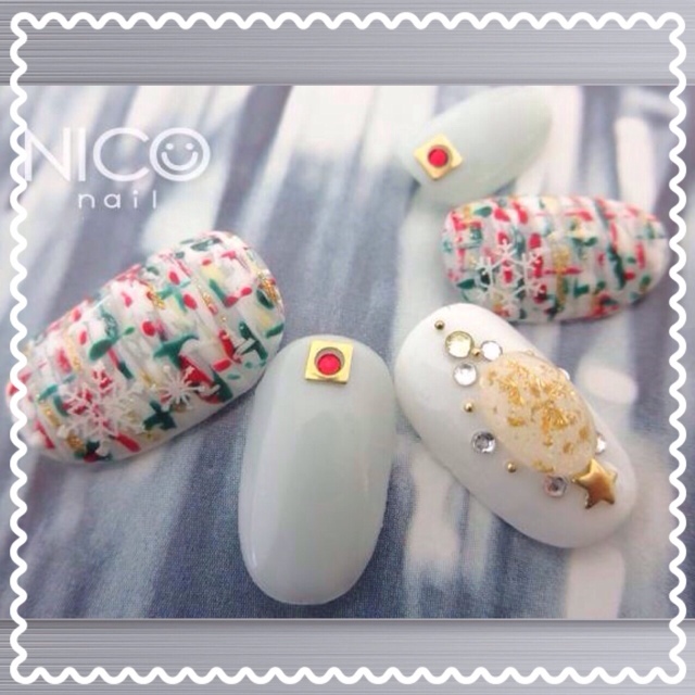 "Limited Time Only: Christmas Nail Collection Perfect for Weddings♡"にて紹介している画像