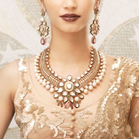 Delicate Yet Sparklingly Gorgeous: Adding Indian Flair to a Pure White Dress...♡にて紹介している画像