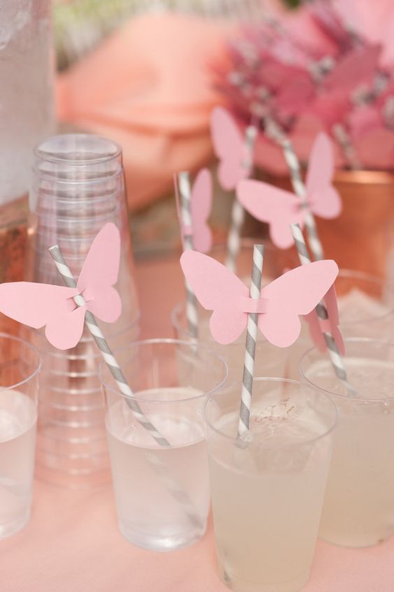 Easy DIY for Clumsy People: 5 Adorable Wedding Accessories You Can Make with Paper Straws ♡にて紹介している画像
