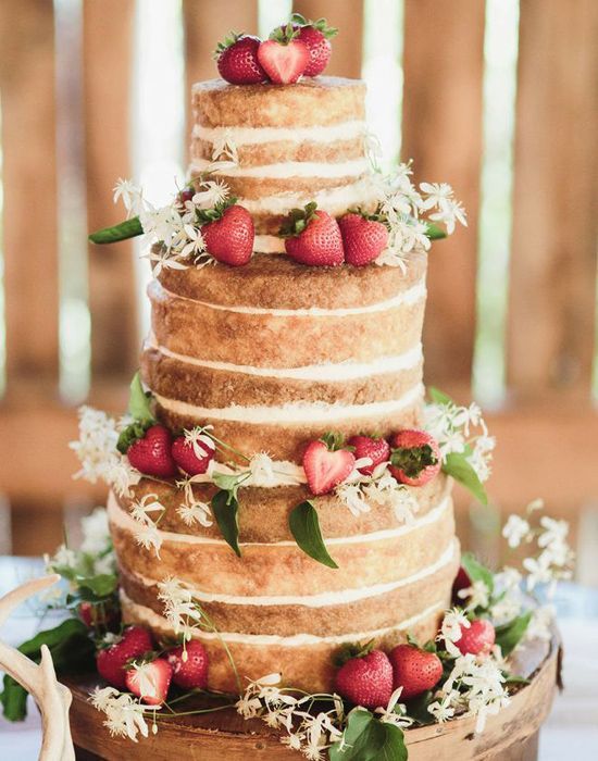 The Trendy Standard of Stylish Cakes: 8 Designs of Flower-Decorated Naked Cakes♡にて紹介している画像