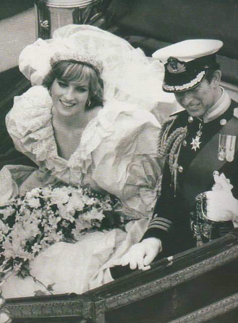 プリンセスオブウェールズ♡世界中が注目したダイアナ妃のロイヤルウェデング♡にて紹介している画像