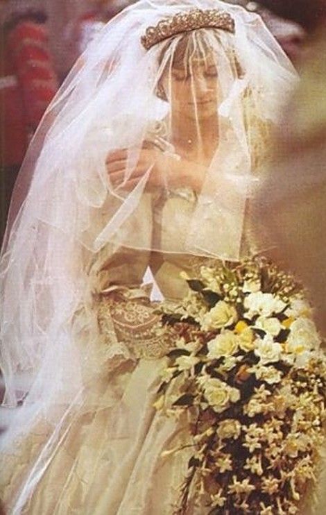 プリンセスオブウェールズ♡世界中が注目したダイアナ妃のロイヤルウェデング♡にて紹介している画像