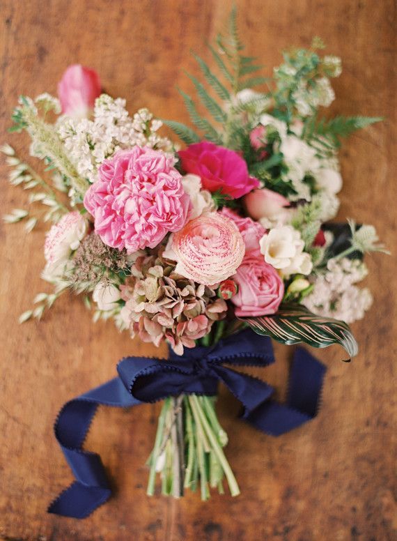 Romantic "Wildflower-style" Bouquet That Looks Like It's Picked from the Fields♡にて紹介している画像