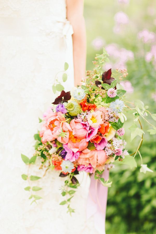 Romantic "Wildflower-style" Bouquet That Looks Like It's Picked from the Fields♡にて紹介している画像