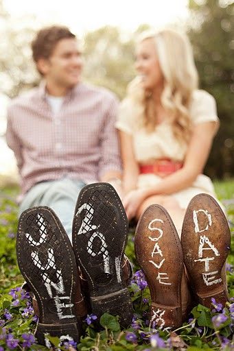 The Evolution of Wedding Photos Capturing Feet: 3 Cute Ways to Take "Sole Shots"♡にて紹介している画像