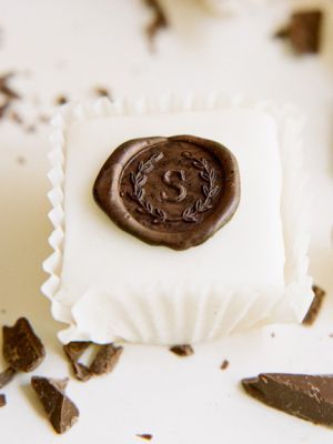 イニシャルでオリジナル感を♡ふたりだけのwedding cakeをデザインしたい♡にて紹介している画像