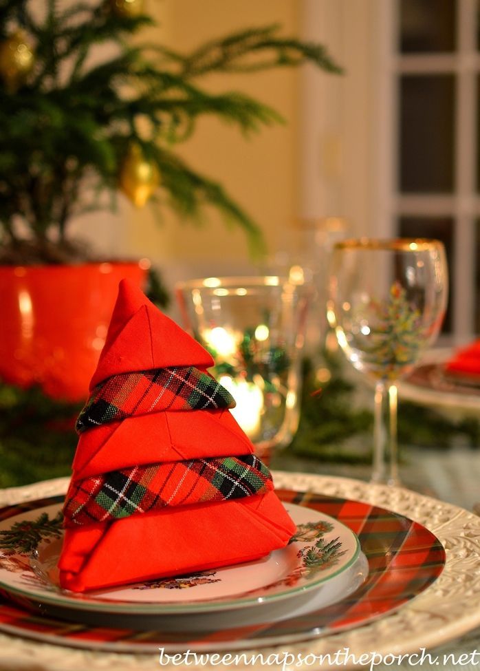 "Add a Touch of Glamour to Your Table: Introducing Perfect 'Decorative Napkins' for Christmas!"にて紹介している画像