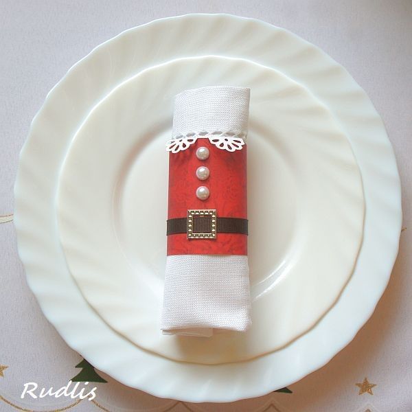 "Add a Touch of Glamour to Your Table: Introducing Perfect 'Decorative Napkins' for Christmas!"にて紹介している画像