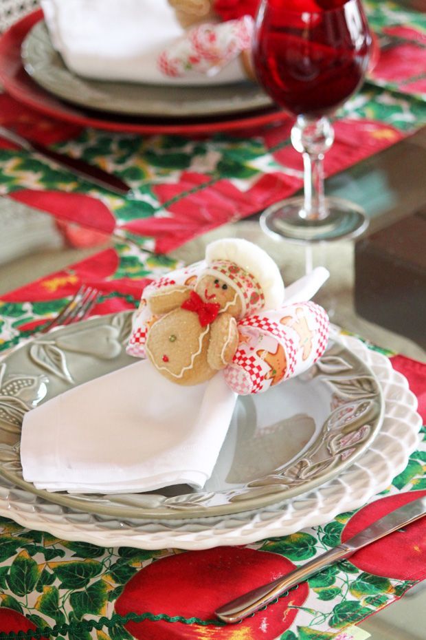"Add a Touch of Glamour to Your Table: Introducing Perfect 'Decorative Napkins' for Christmas!"にて紹介している画像