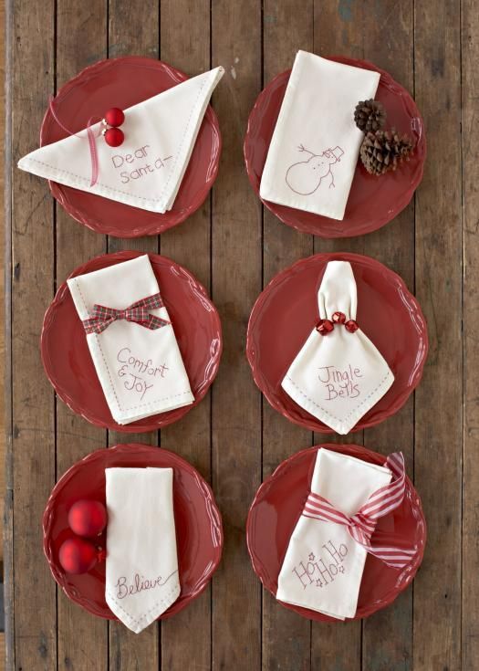 "Add a Touch of Glamour to Your Table: Introducing Perfect 'Decorative Napkins' for Christmas!"にて紹介している画像
