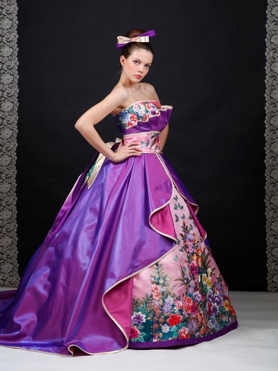 良いとこどりの和×洋♡ちょっと気になる、華やか『和柄ドレス』で斬新なお色直しはいかが？にて紹介している画像