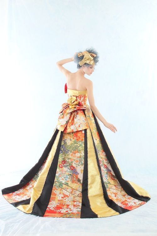 良いとこどりの和×洋♡ちょっと気になる、華やか『和柄ドレス』で斬新なお色直しはいかが？にて紹介している画像