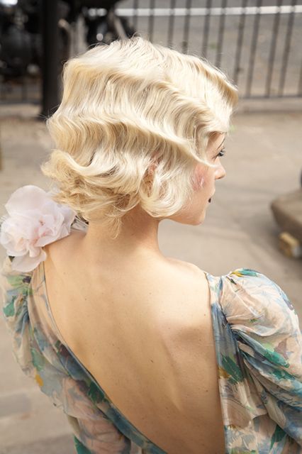Retro and Ofero: A Glamorous Hair Catalog Inspired by 50s Hollywood Actresses ♡にて紹介している画像