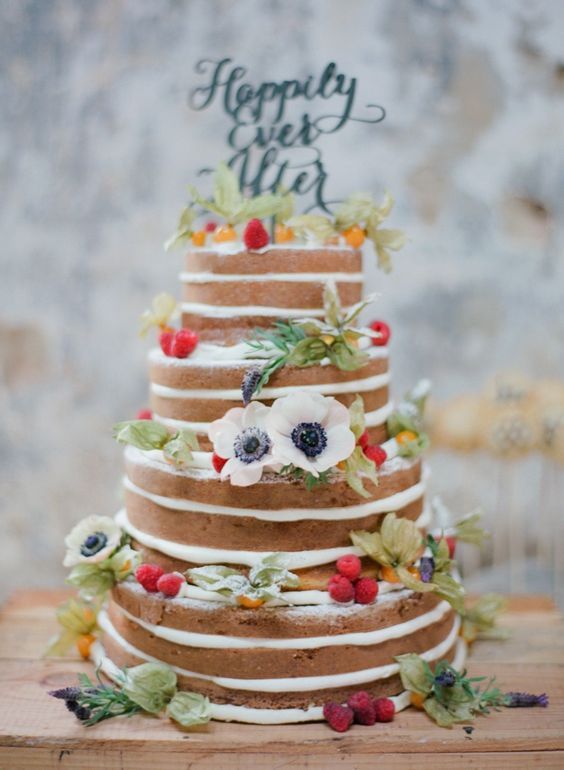 "Everything About Cuteness♡ / A Special Feature on Wedding Cakes Using Large, Pure White Anemone Flowers*"にて紹介している画像