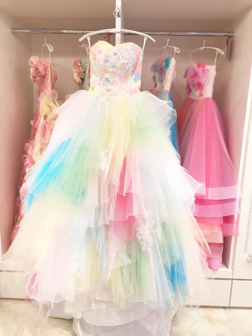 "Complete Showcase of Adorable New Dresses from THEHANY 2016 with Try-On Report!"にて紹介している画像