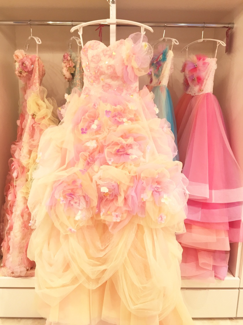 "Complete Showcase of Adorable New Dresses from THEHANY 2016 with Try-On Report!"にて紹介している画像