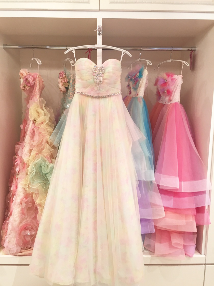 "Complete Showcase of Adorable New Dresses from THEHANY 2016 with Try-On Report!"にて紹介している画像