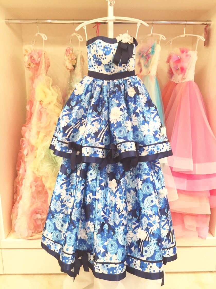 "Complete Showcase of Adorable New Dresses from THEHANY 2016 with Try-On Report!"にて紹介している画像