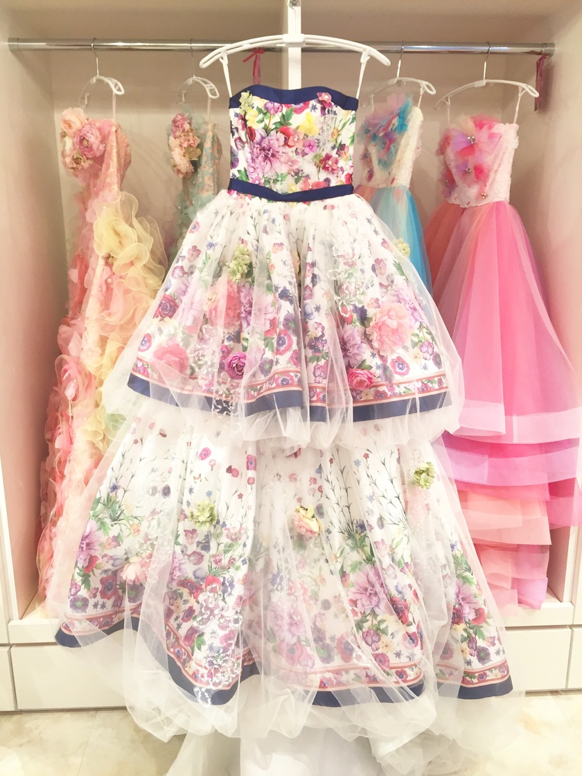 "Complete Showcase of Adorable New Dresses from THEHANY 2016 with Try-On Report!"にて紹介している画像